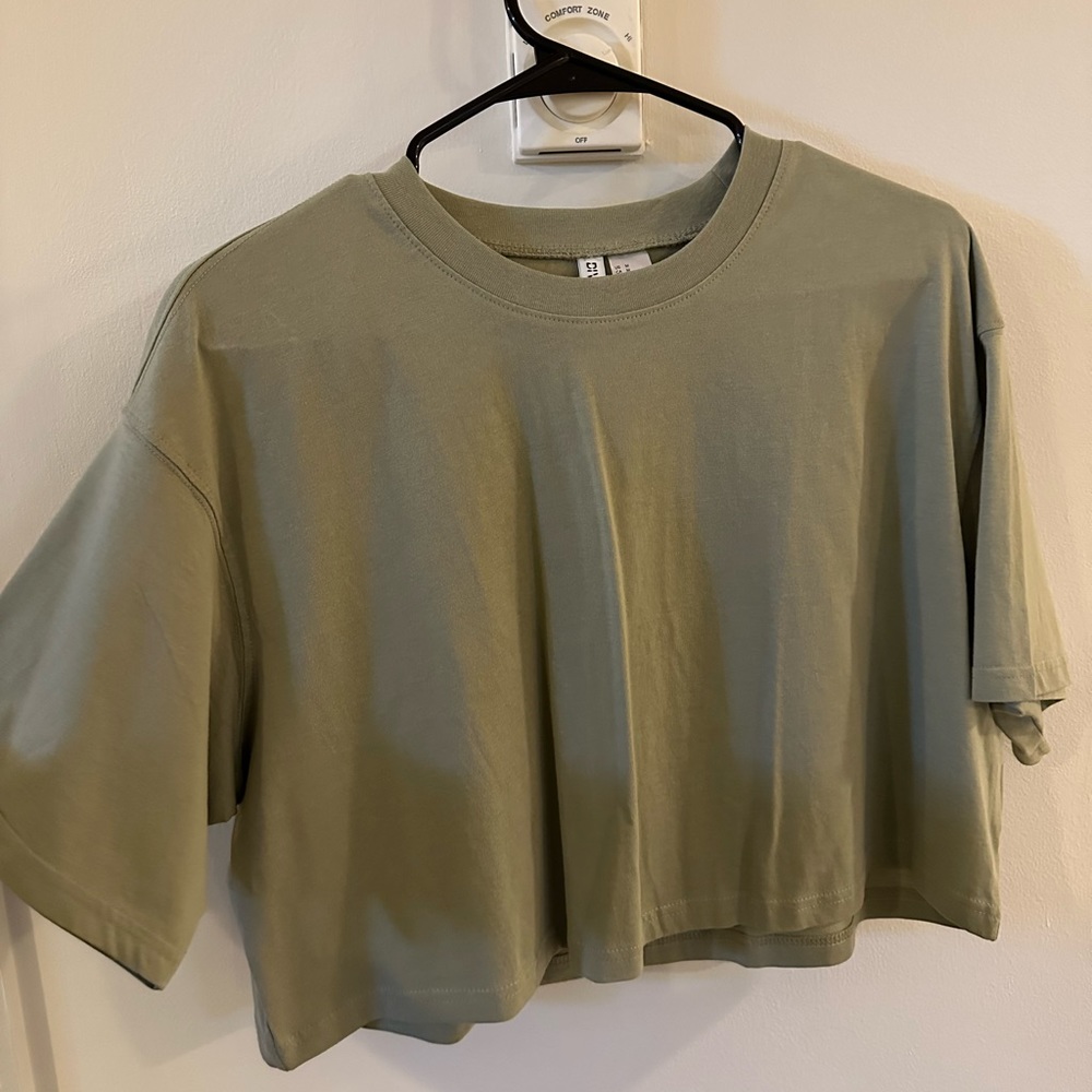 Green crop top